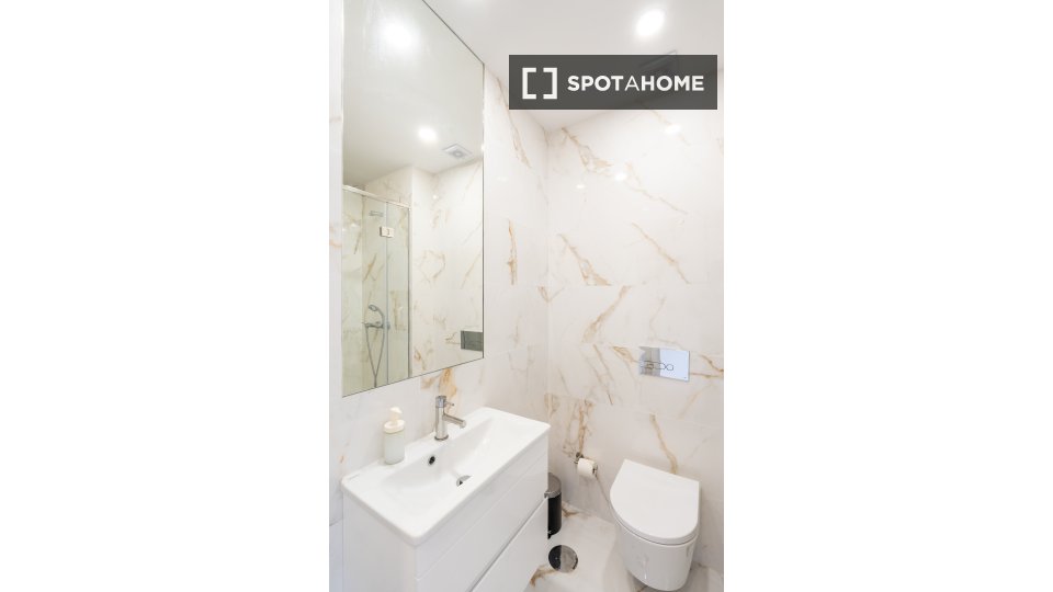 Apartment Porto, 1 bed, 64m² — photo 32