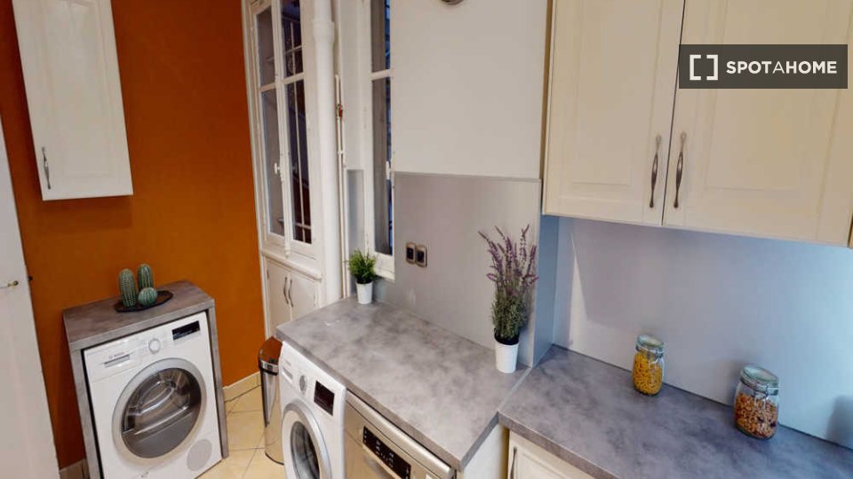 Double room Paris, 5 beds, 120m² — photo 11
