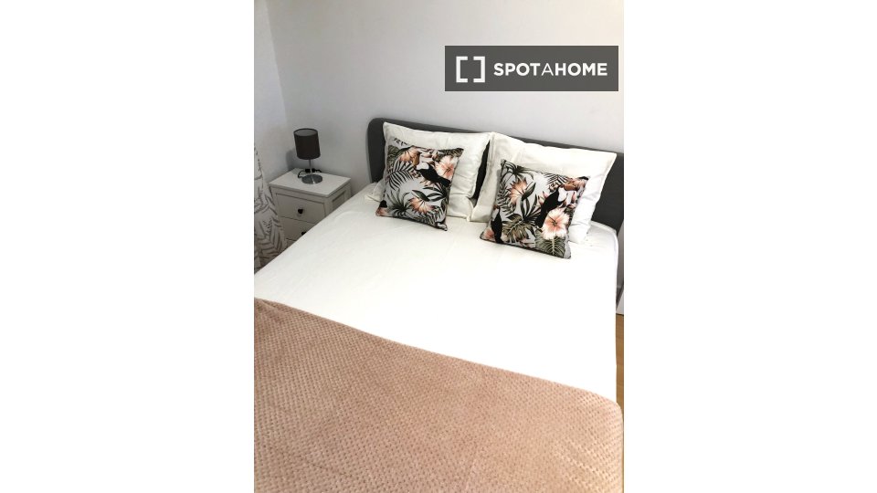 Double room Madrid, 4 beds, 100m² — photo 8
