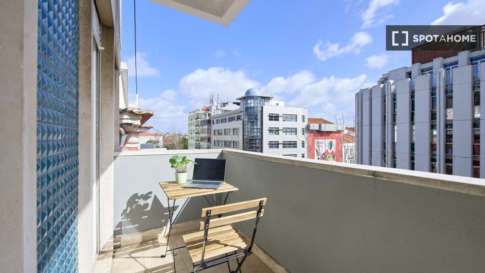 Double room Lisbon, 9 beds, 160m² — photo 40