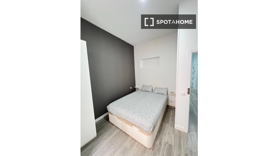 Double room Madrid, 6 beds — photo 2
