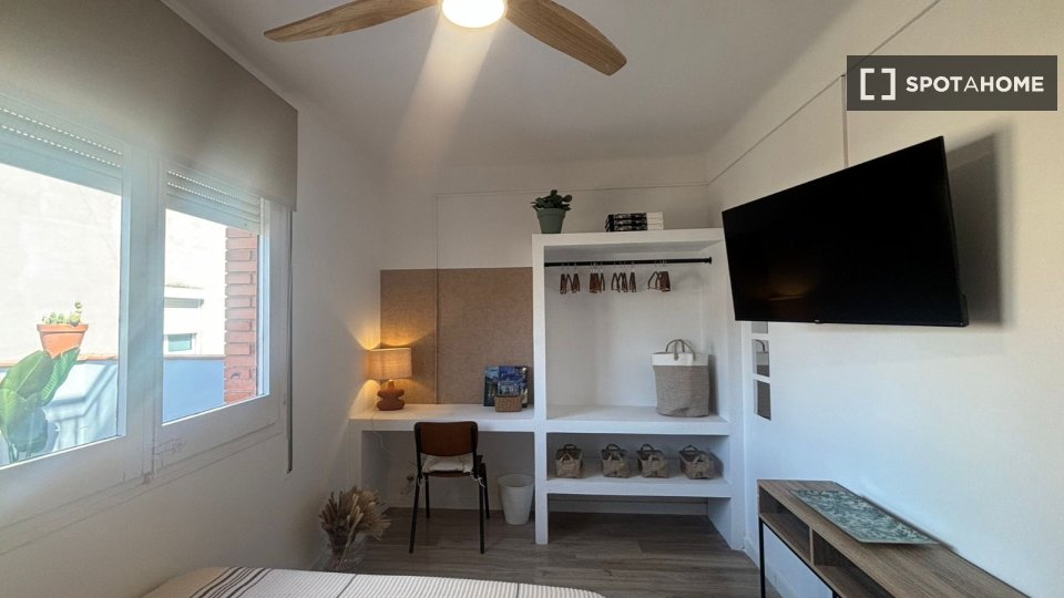 Double room Barcelona, 8 beds, 220m² — photo 1