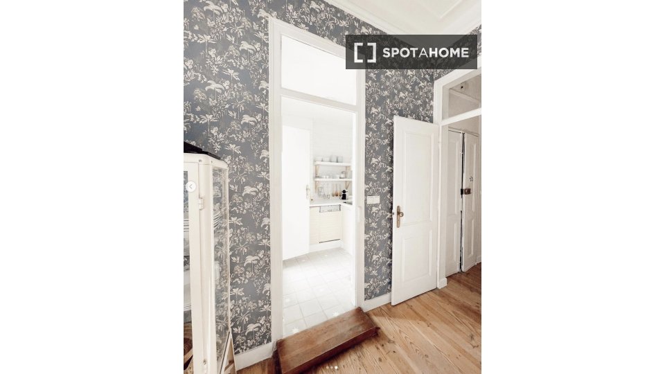 Apartment Lisbon, 2 beds, 60m² — photo 7