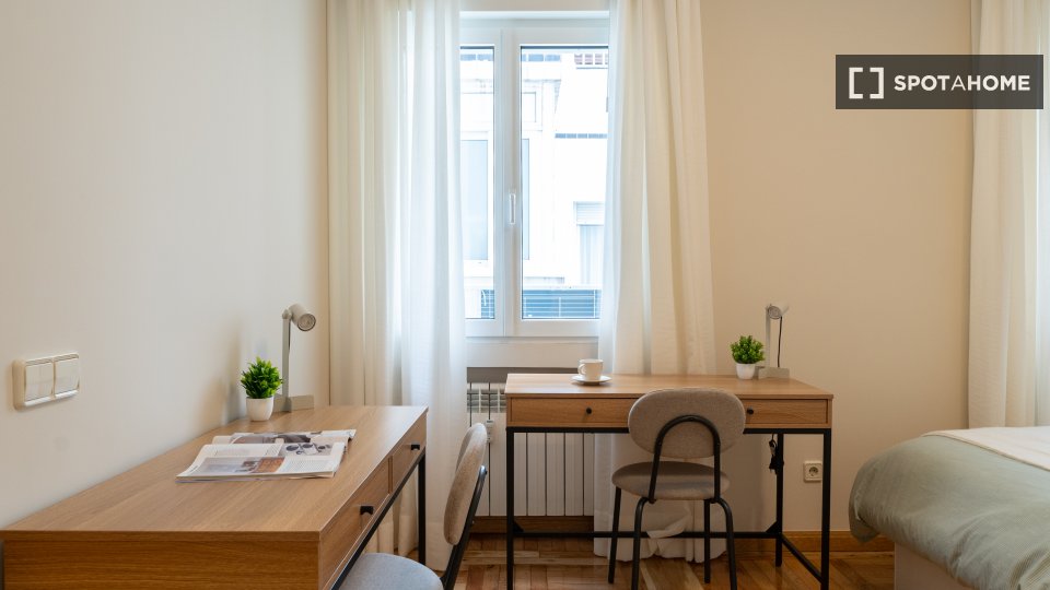 Double room Madrid, 5 beds — photo 19