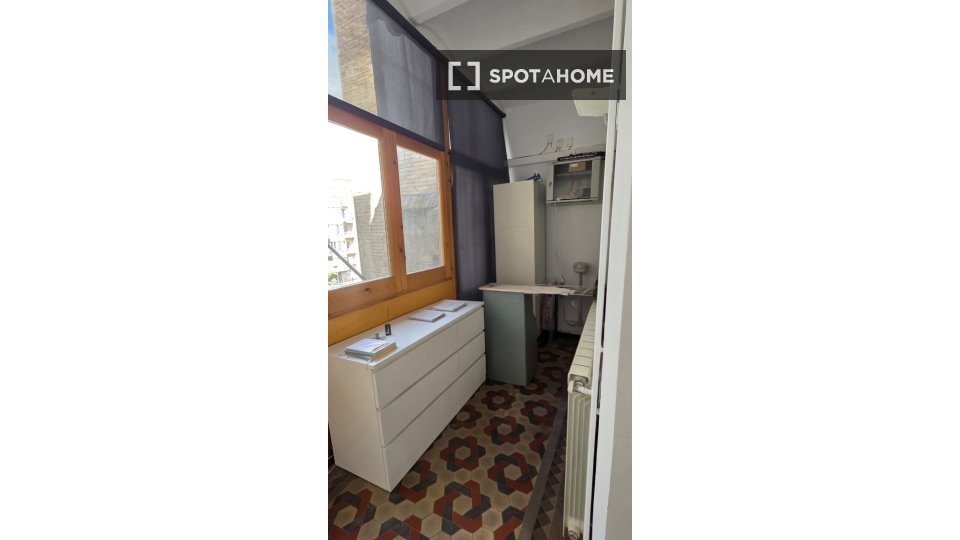 Double room Barcelona, 10 beds, 210m² — photo 3
