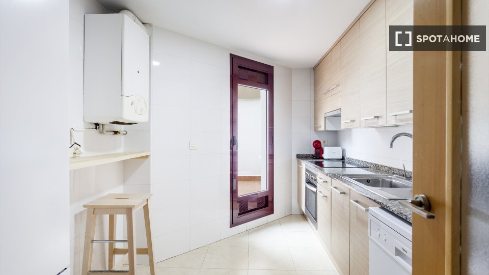 Apartment Valencia, 3 beds, 126m² — photo 19