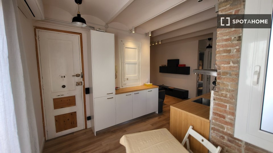 Double room Barcelona, 2 beds — photo 10