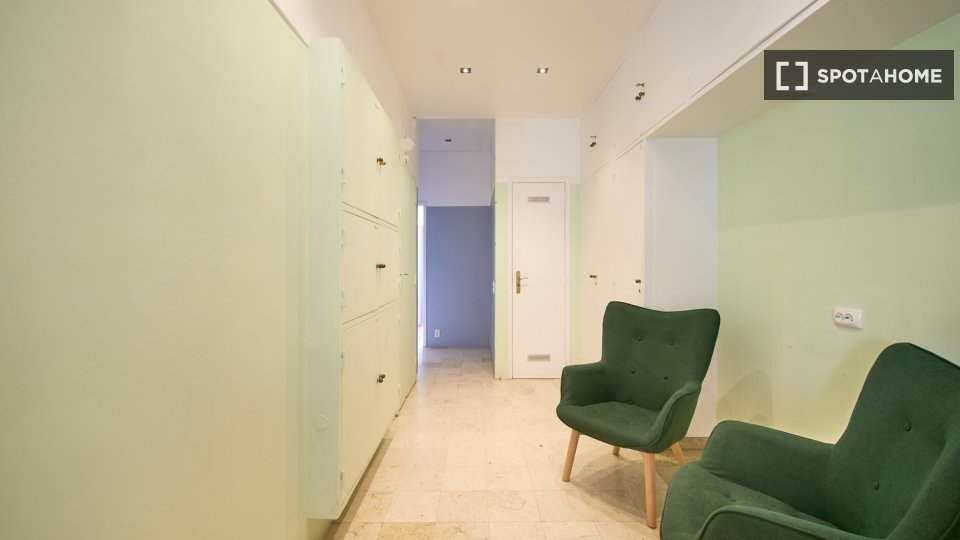 Double room Lisbon, 4 beds — photo 11