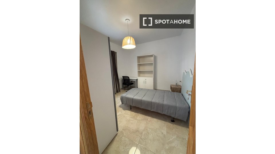Double room Almeria, 5 beds — photo 9