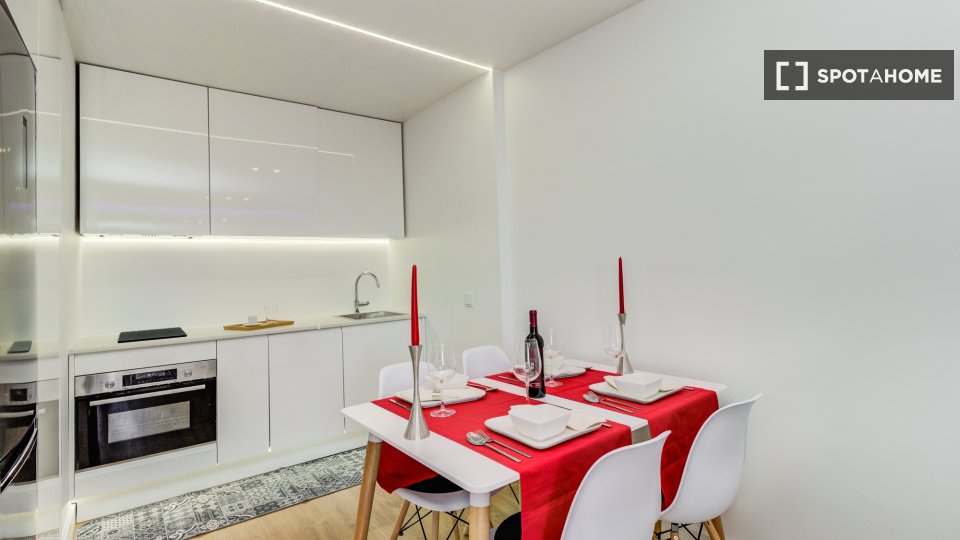 Apartment Lisbon, 1 bed, 60m² — photo 2