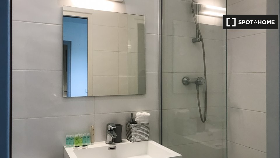 Apartment Paris, 1 bed, 18m² — photo 2