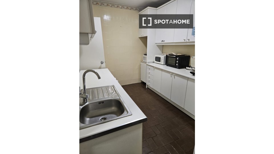 Double room Madrid, 12 beds — photo 13