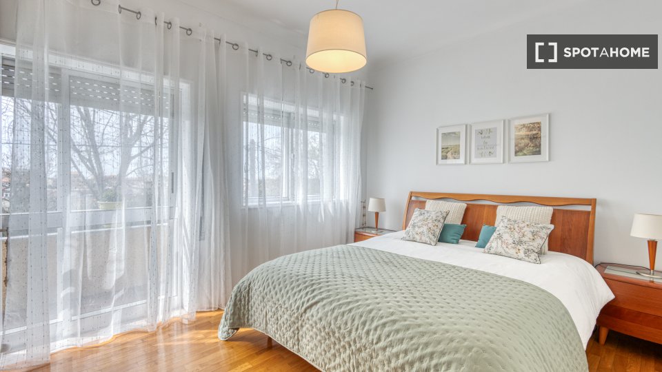 Double room Porto, 3 beds, 149m² — photo 10