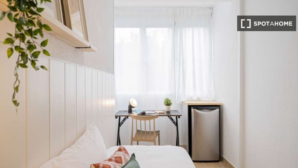 Double room Madrid, 25 beds — photo 8