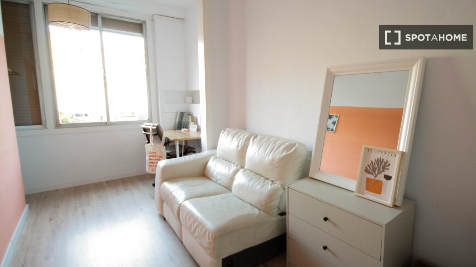Double room Barcelona, 6 beds — photo 19
