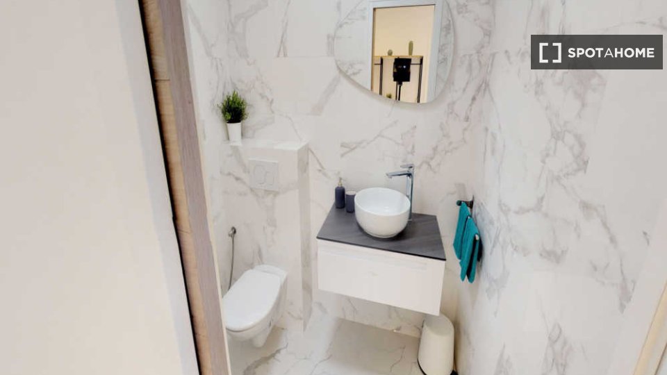Double room Paris, 5 beds, 110m² — photo 2