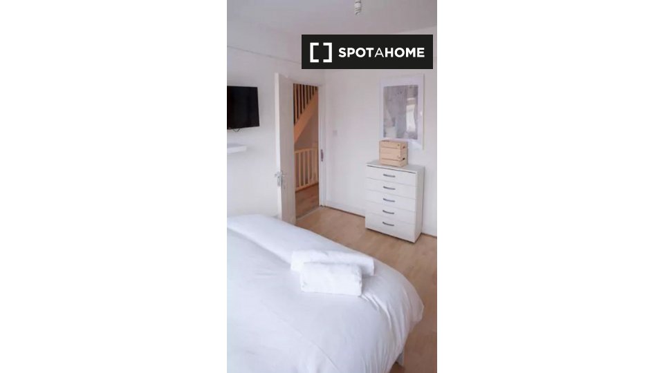 Double room London, 4 beds — photo 3