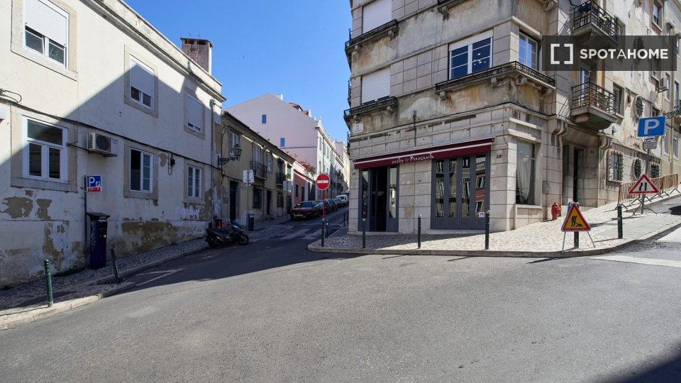 Double room Lisbon, 4 beds — photo 14