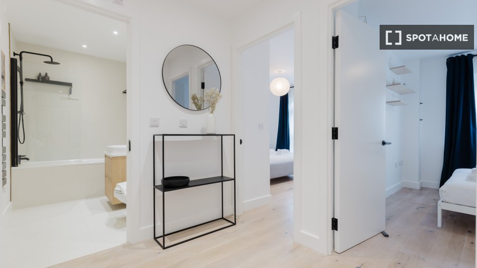 Apartment London, 2 beds — photo 11
