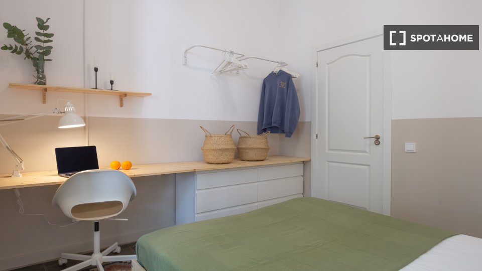 Double room Barcelona, 4 beds, 90m² — photo 18