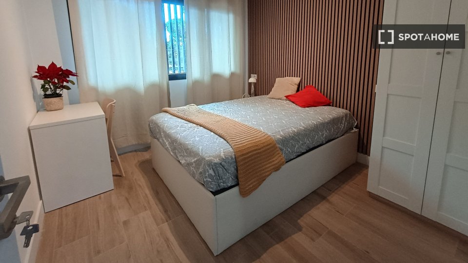 Double room Madrid, 3 beds — photo 7
