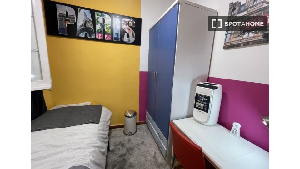 Double room Madrid, 6 beds, 300m² — photo 20