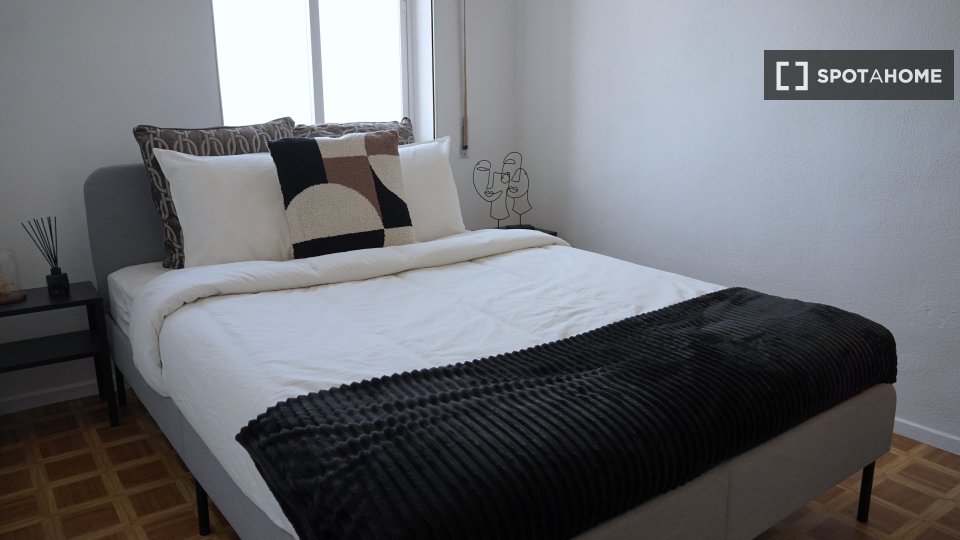 Double room Madrid, 4 beds — photo 1