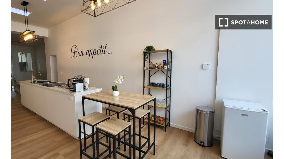 Double room Brussels, 4 beds — photo 11