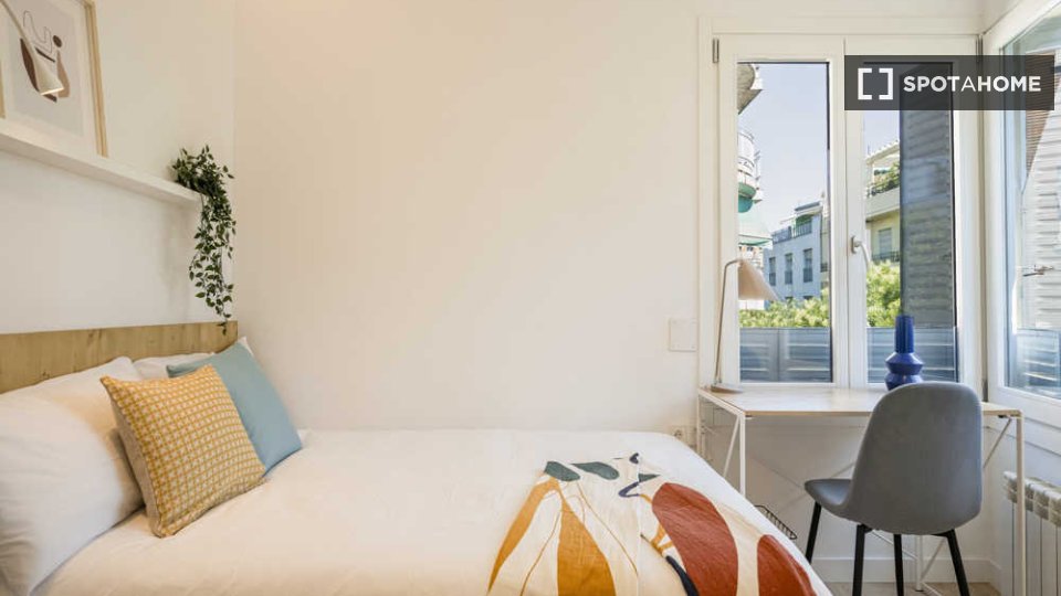 Habitación en apartamento compartido de 4 habitaciones, Trafalgar