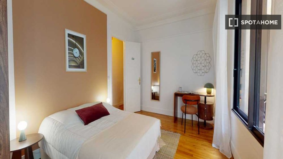 Double room Paris, 4 beds, 110m² — photo 2