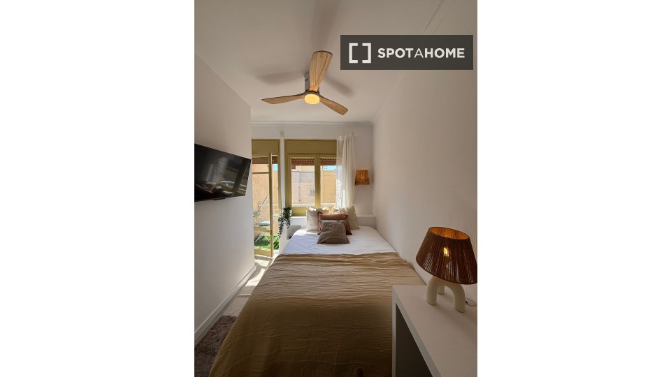 Double room Barcelona, 4 beds, 70m² — photo 14