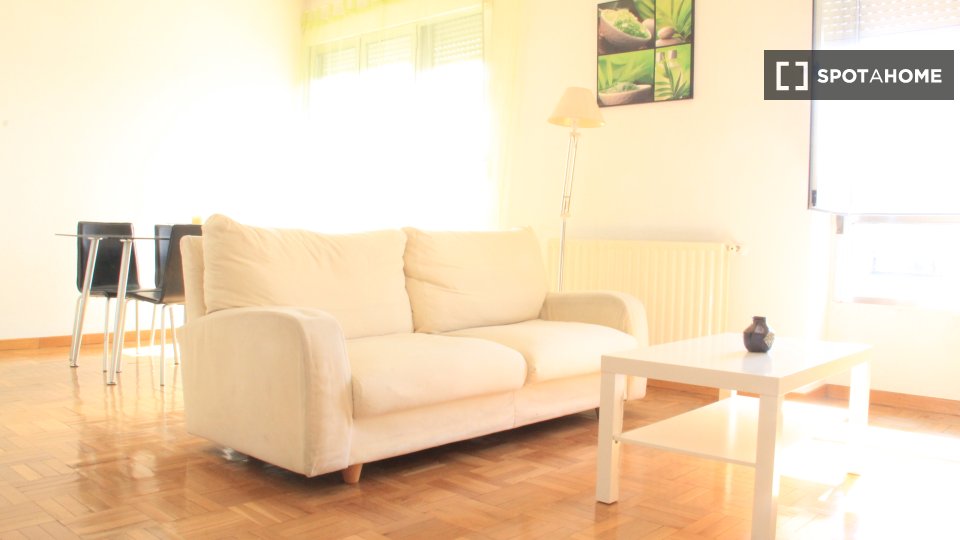 Apartment Madrid, 4 beds, 100m² — photo 2