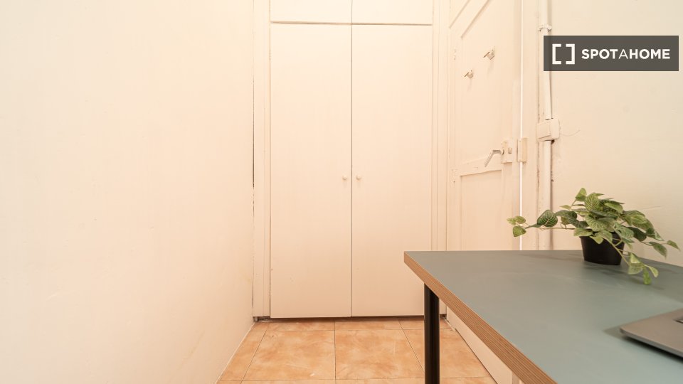 Double room Barcelona, 7 beds, 200m² — photo 1