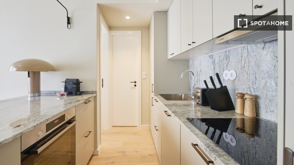 Apartment Lisbon, 1 bed — photo 19