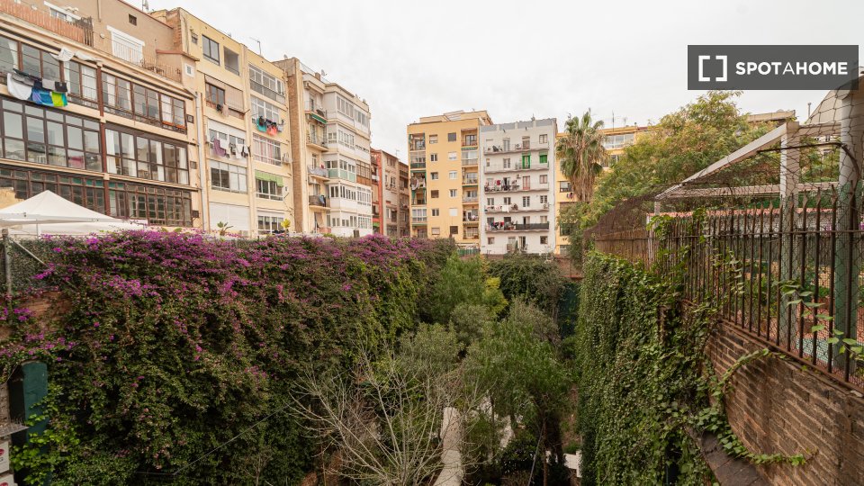 Double room Barcelona, 9 beds, 200m² — photo 11