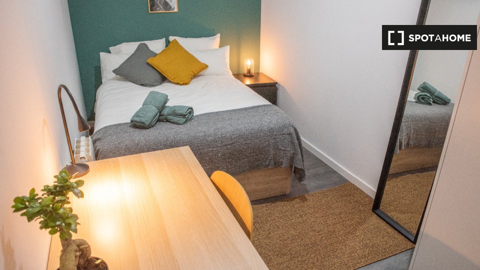 Double room Madrid, 8 beds, 120m² — photo 26
