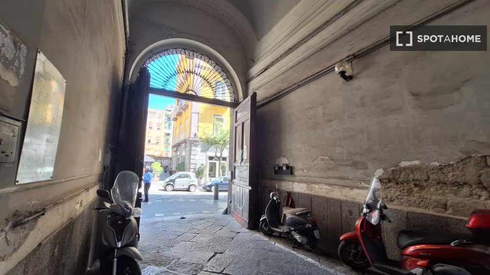 Double room Naples, 5 beds — photo 19