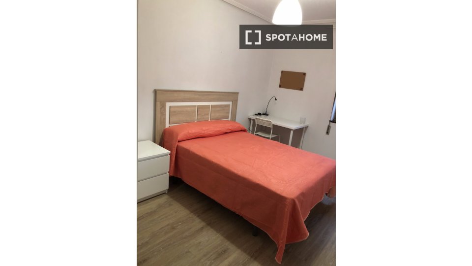 Double room Oviedo, 4 beds — photo 9