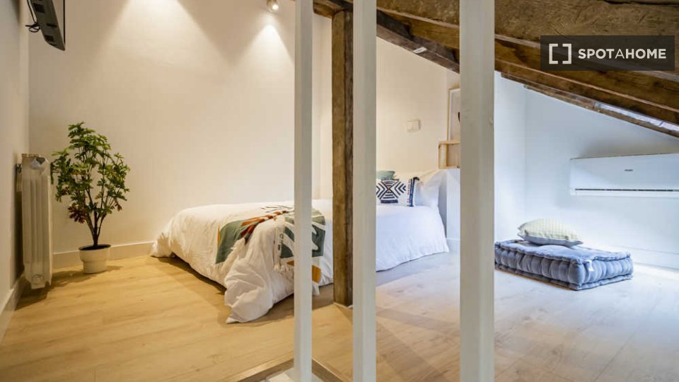 Double room Madrid, 4 beds — photo 75