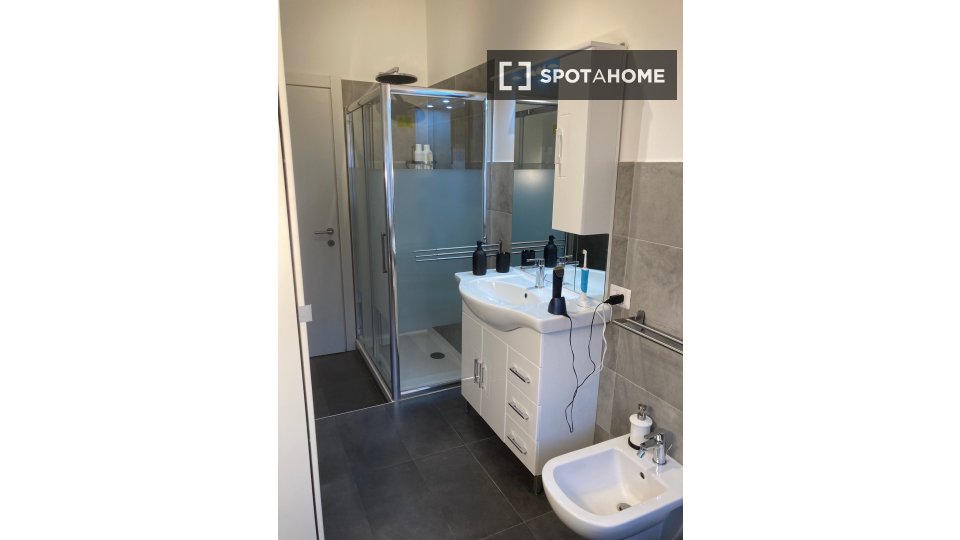 Double room Milan, 1 bed, 78m² — photo 5