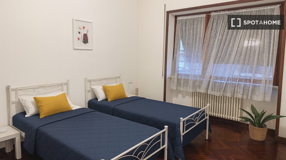 Double room Rome, 5 beds, 180m² — photo 33