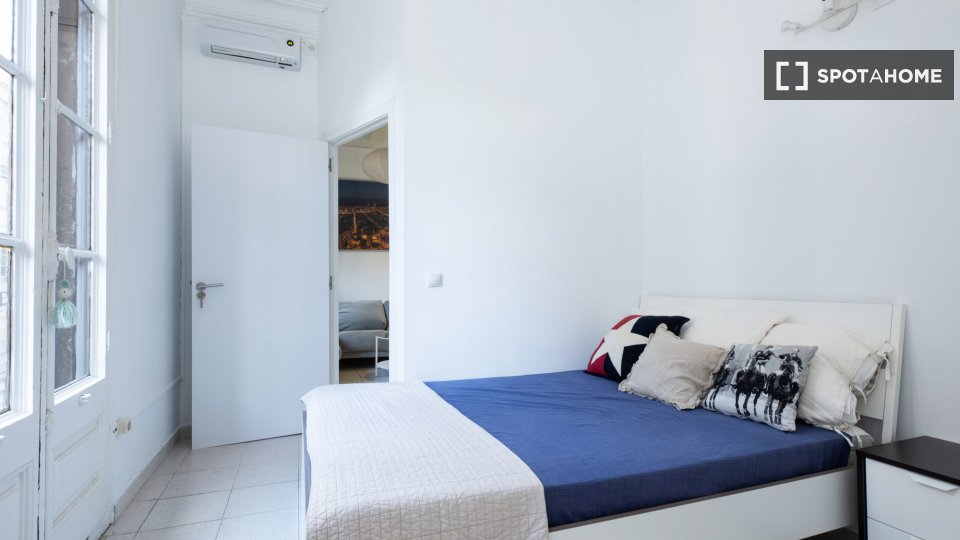 Double room Barcelona, 6 beds, 150m² — photo 28