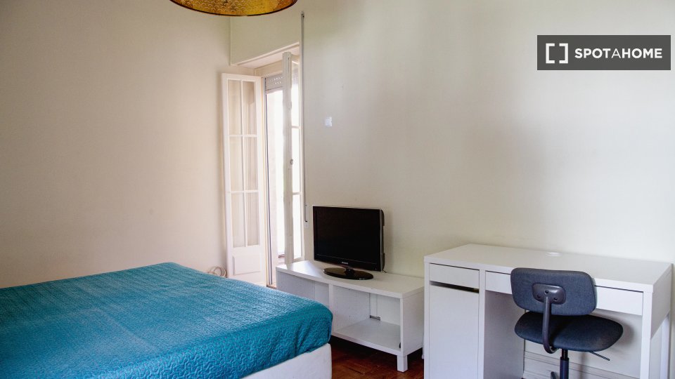 Double room Lisbon, 6 beds — photo 1