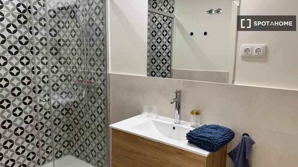 Double room Barcelona, 6 beds, 120m² — photo 70