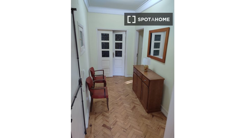 Double room Lisbon, 6 beds, 165m² — photo 1