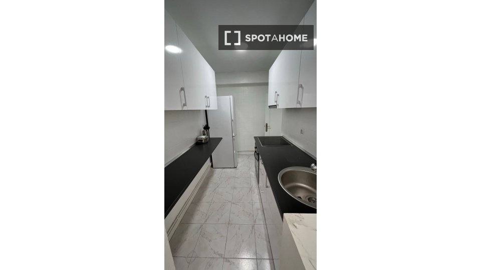 Double room Madrid, 4 beds — photo 1