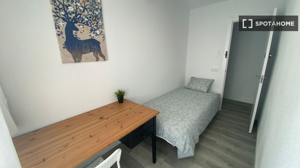 Double room Madrid, 7 beds — photo 9