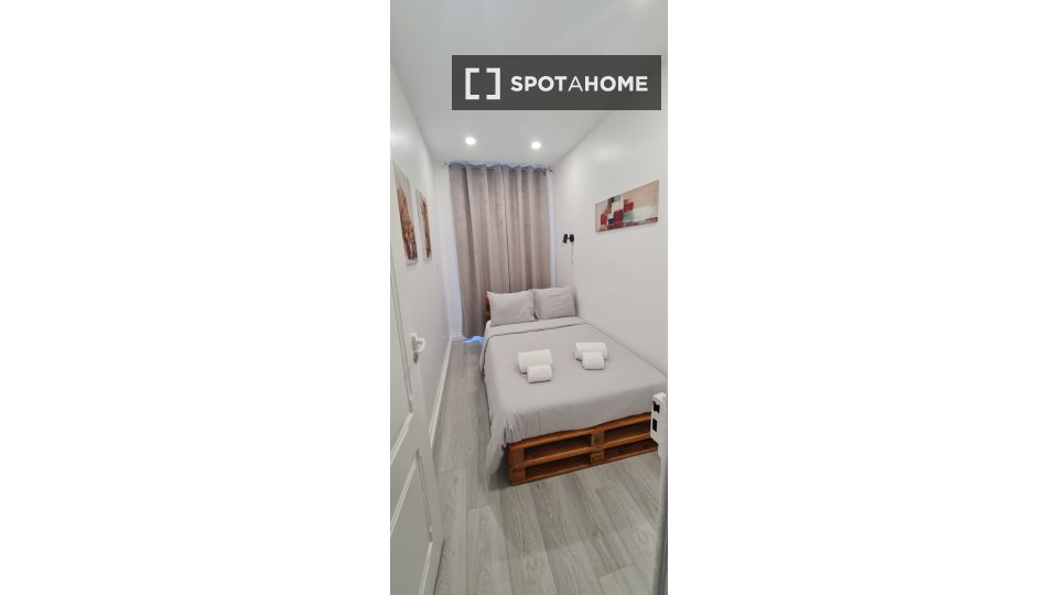 Apartment Lisbon, 2 beds, 50m² — photo 17