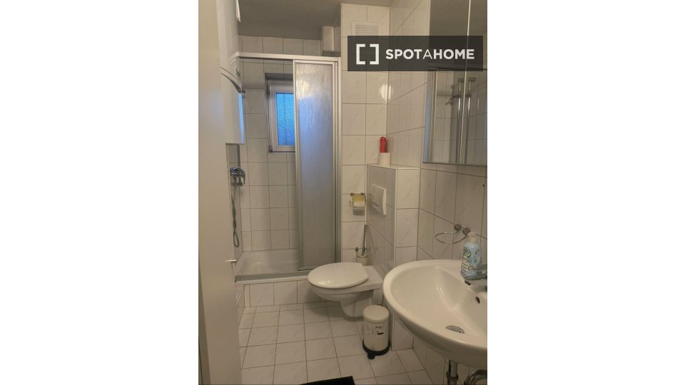 Double room Dusseldorf, 4 beds, 100m² — photo 5