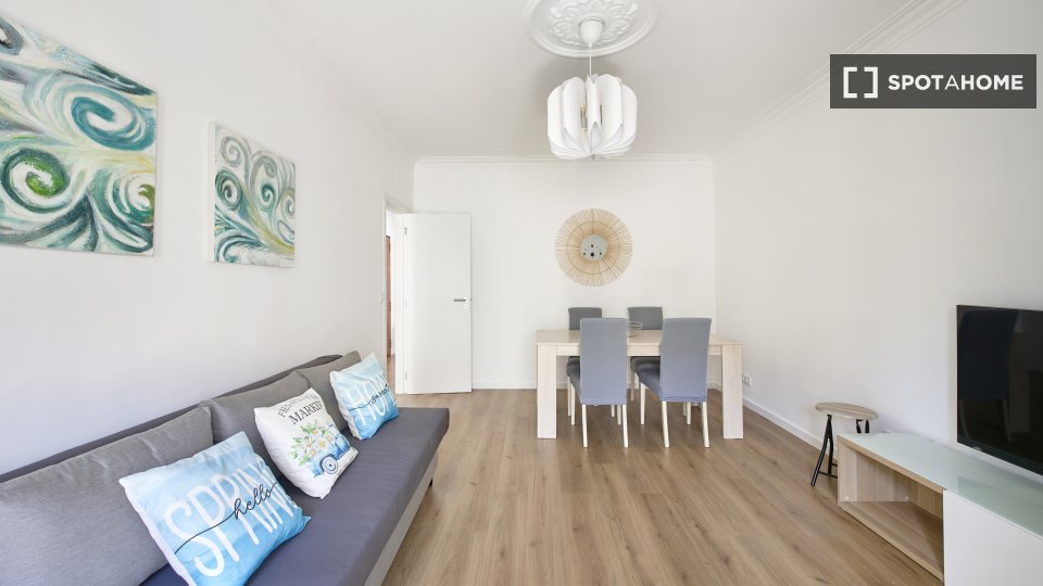 Apartment Lisbon, 2 beds, 80m² — photo 15
